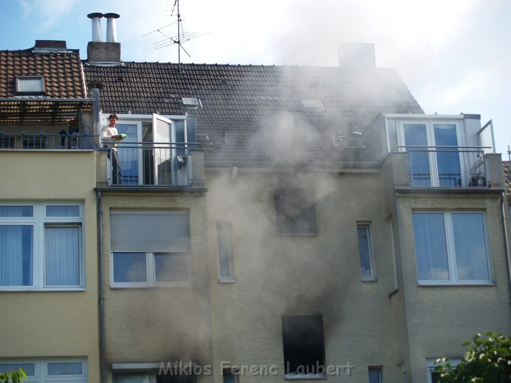 Brand Wohnung mit Menschenrettung Koeln Vingst Ostheimerstr  P023.JPG
